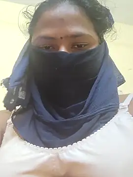 Snapshot of Tamilreethu chatting on 12/18/25, 03:18 Tamilreethu online show from 12/18/25, 03:18