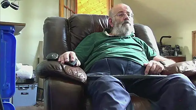 janzer13 online show from 09/26/25, 01:04