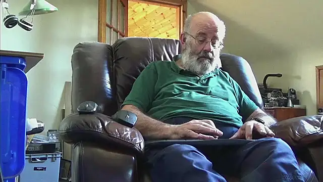 janzer13 online show from 09/28/25, 12:43