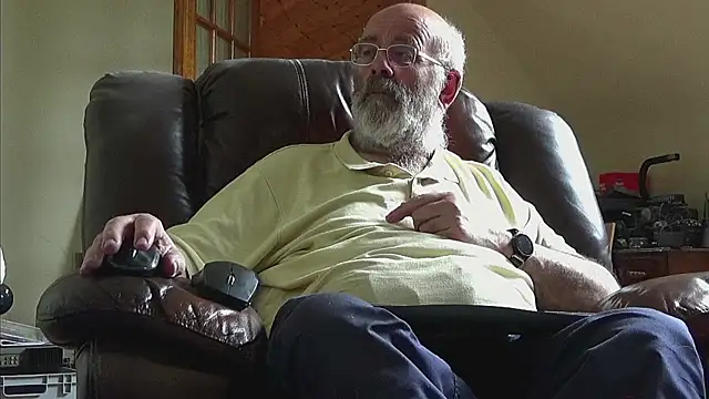 Snapshot of janzer13 chatting on 05/28/26, 01:08 janzer13 online show from 05/28/26, 01:08
