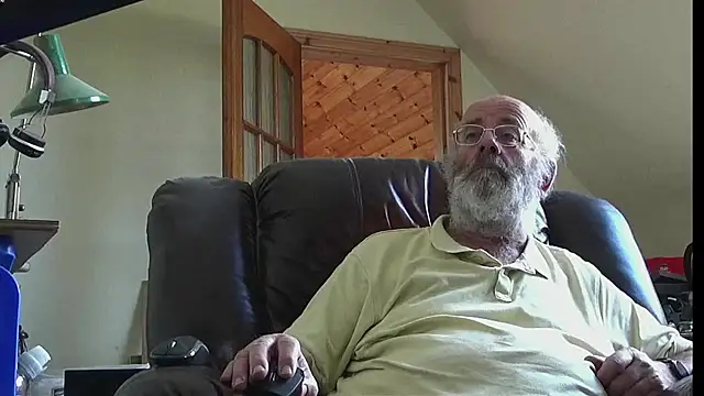 Snapshot of janzer13 chatting on 07/23/26, 12:36 janzer13 online show from 07/23/26, 12:36