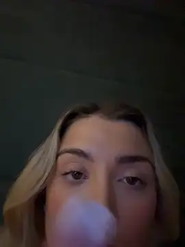 ellariverss online show from 09/17/25, 04:52