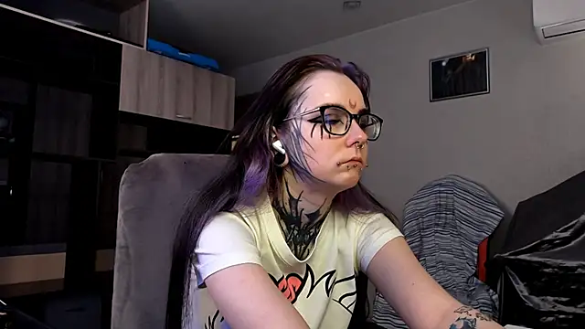 HighelikeGirl online show from 09/22/25, 08:05