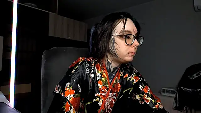 HighelikeGirl online show from 10/17/25, 02:08