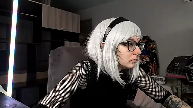 HighelikeGirl online show from 10/21/25, 08:48