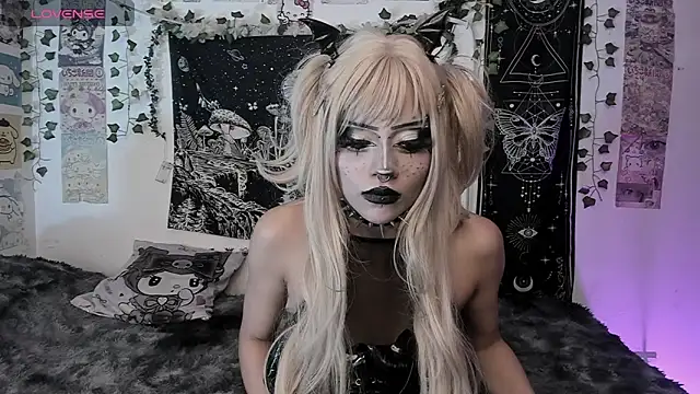 Snapshot of GothKitten666 chatting on 07/18/26, 07:45 GothKitten666 online show from 07/18/26, 07:45