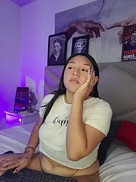 BellaRoux1 online show from 10/21/25, 12:06