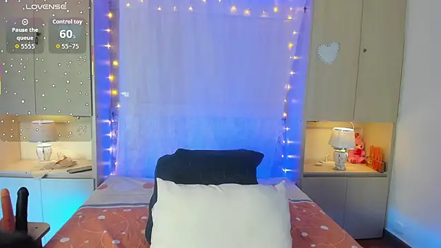 LilyWhitney online show from 11/08/25, 04:12