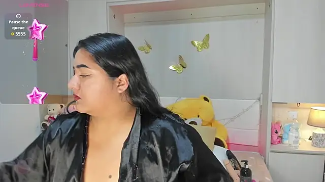 LilyWhitney online show from 03/18/26, 04:04