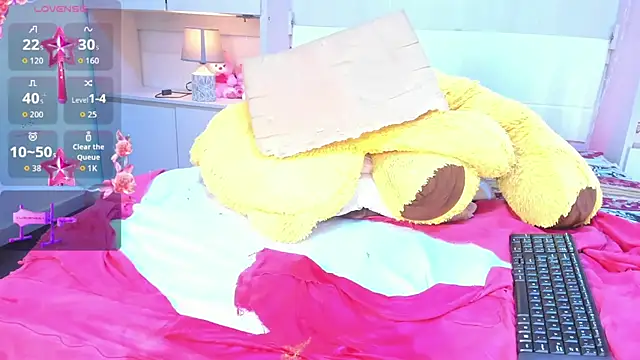 LilyWhitney online show from 04/19/26, 09:08