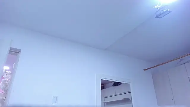 LilyWhitney online show from 05/08/26, 03:56
