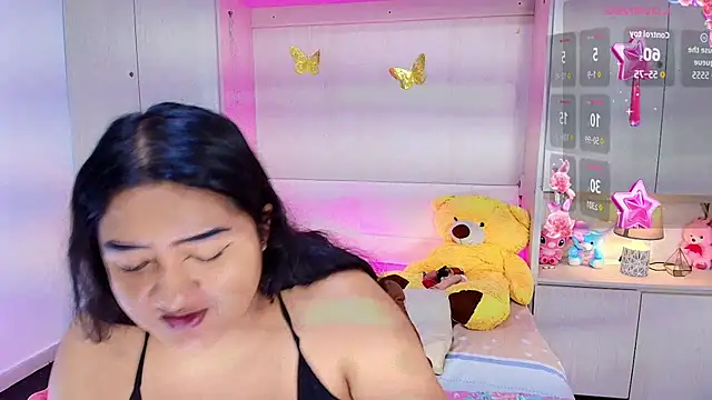 Snapshot of LilyWhitney chatting on 07/16/26, 04:29 LilyWhitney online show from 07/16/26, 04:29