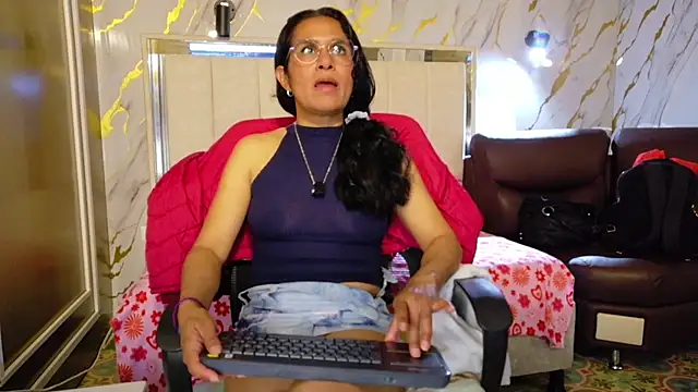 Vanessa 7  online show from 04/20/26, 10:55