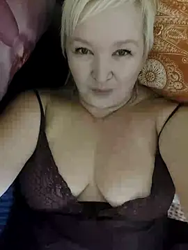 Snapshot of ForgeMeNot51 chatting on 10/23/25, 05:18 ForgeMeNot51 online show from 10/23/25, 05:18