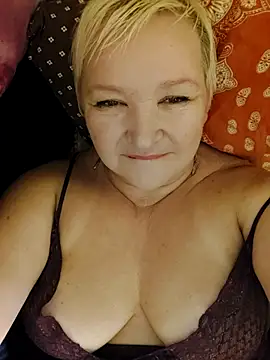 Snapshot of ForgeMeNot51 chatting on 10/24/25, 05:59 ForgeMeNot51 online show from 10/24/25, 05:59