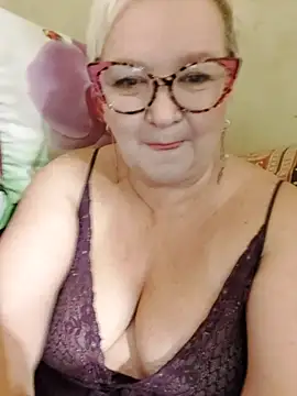 Snapshot of ForgeMeNot51 chatting on 11/01/25, 06:04 ForgeMeNot51 online show from 11/01/25, 06:04