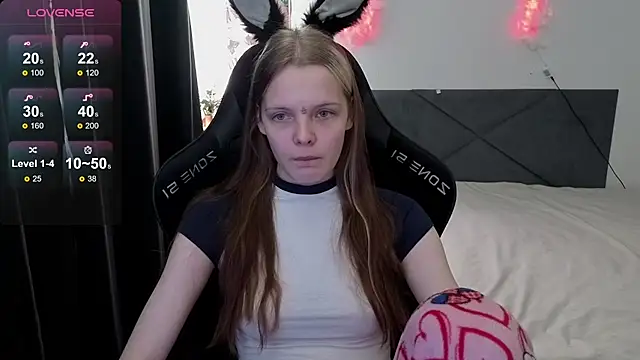 Luna Navy online show from 09/13/25, 09:42