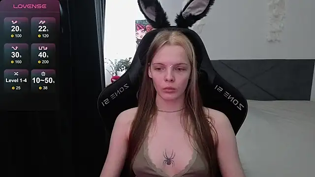 Luna Navy online show from 09/18/25, 09:55