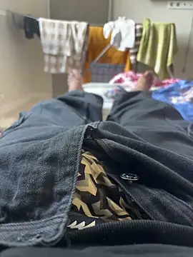 Snapshot of bigbulllaksh chatting on 09/09/25, 06:35 bigbulllaksh online show from 09/09/25, 06:35