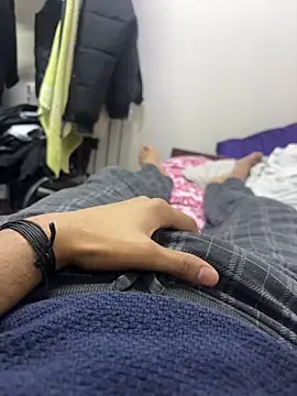 Snapshot of bigbulllaksh chatting on 11/03/25, 09:27 bigbulllaksh online show from 11/03/25, 09:27