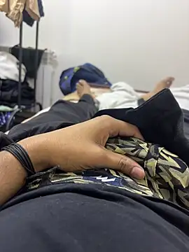 bigbulllaksh online show from 11/21/25, 05:44