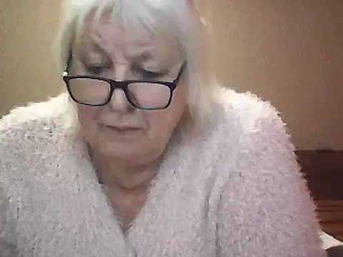 Alexia64231 online show from 10/05/25, 04:49