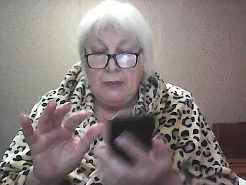 Alexia64231 online show from 10/06/25, 04:59