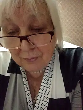 Alexia64231 online show from 11/18/25, 07:24