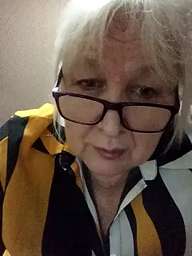 Alexia64231 online show from 12/01/25, 04:01