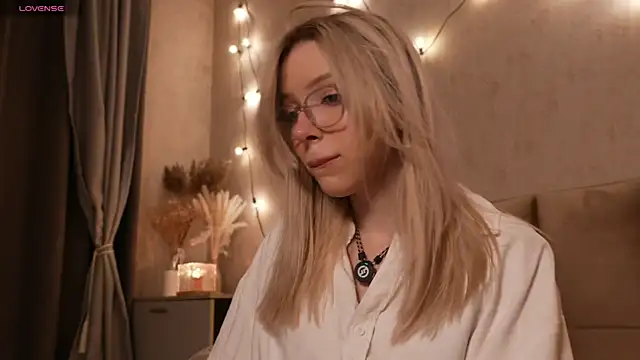 peachii meow online show from 07/12/26, 04:20
