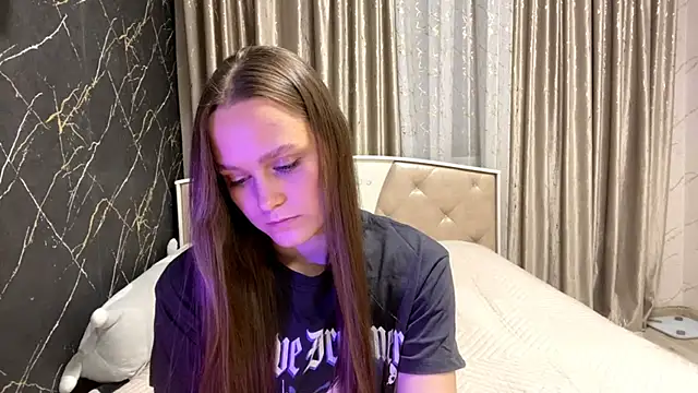 Snapshot of SoSweetGirl chatting on 09/21/25, 06:09 SoSweetGirl online show from 09/21/25, 06:09