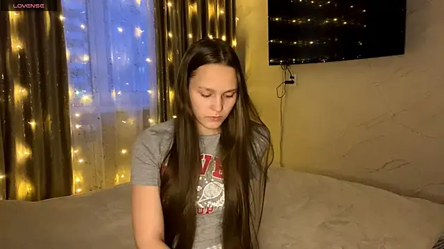 Snapshot of SoSweetGirl chatting on 12/18/25, 10:10 SoSweetGirl online show from 12/18/25, 10:10