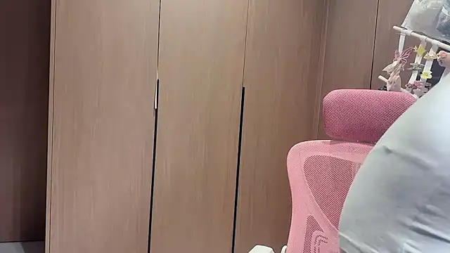 Lilium-520 online show from 02/14/26, 11:07