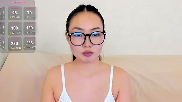 Snapshot of akino_hen chatting on 10/15/25, 06:08 akino hen online show from 10/15/25, 06:08