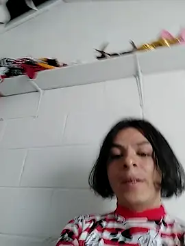 Snapshot of oxxy_jean chatting on 05/15/26, 02:24 oxxy jean online show from 05/15/26, 02:24