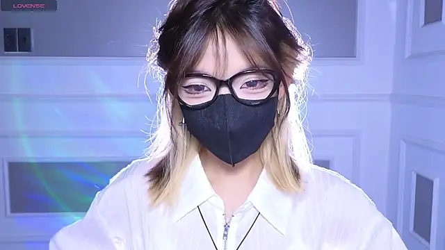      Panda      online show from 06/05/26, 05:58