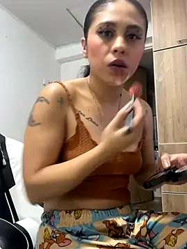 Snapshot of LuluMonroe_Eup chatting on 09/26/25, 03:21 LuluMonroe Eup online show from 09/26/25, 03:21