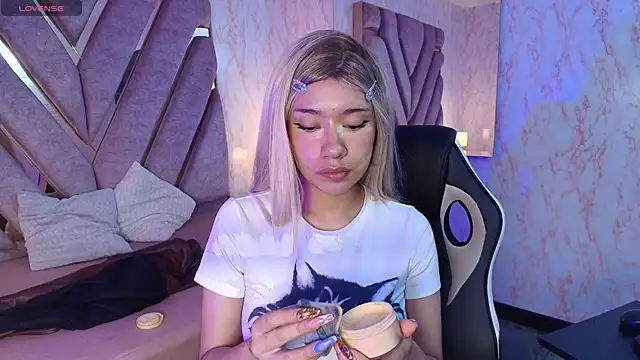 redd pandaa online show from 04/11/26, 04:06