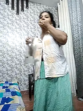 Snapshot of Cute-Janvi20 chatting on 05/13/26, 06:00 Cute-Janvi20 online show from 05/13/26, 06:00