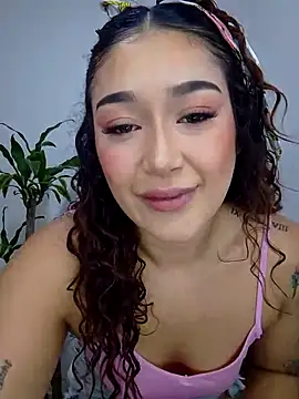 Snapshot of LilithAmber11 chatting on 09/20/25, 02:45 LilithAmber11 online show from 09/20/25, 02:45