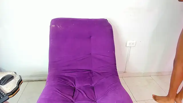 Nini Beyker online show from 11/24/25, 01:11