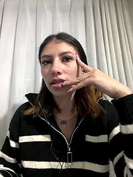 Snapshot of AriaBliss- chatting on 09/28/25, 10:20 AriaBliss- online show from 09/28/25, 10:20