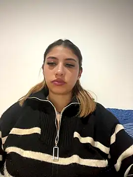 Snapshot of AriaBliss- chatting on 11/04/25, 03:05 AriaBliss- online show from 11/04/25, 03:05