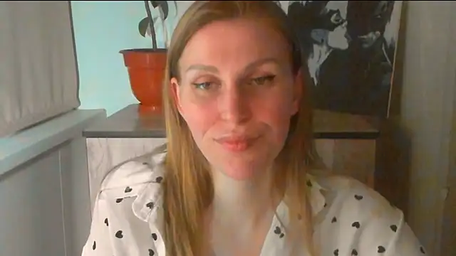 JuliaMuuun online show from 03/30/26, 08:10