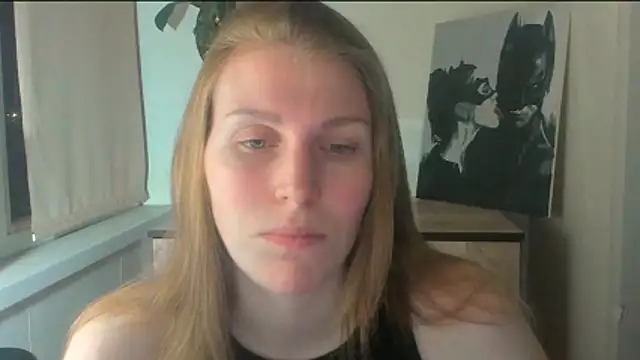 JuliaMuuun online show from 04/17/26, 10:24