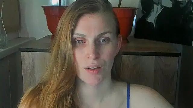 Snapshot of JuliaMuuun chatting on 05/26/26, 07:21 JuliaMuuun online show from 05/26/26, 07:21
