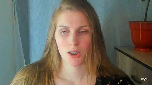 Snapshot of JuliaMuuun chatting on 05/30/26, 07:44 JuliaMuuun online show from 05/30/26, 07:44