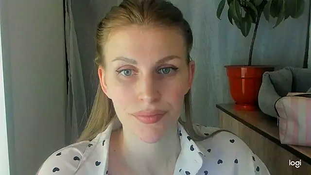 Snapshot of JuliaMuuun chatting on 06/06/26, 08:57 JuliaMuuun online show from 06/06/26, 08:57