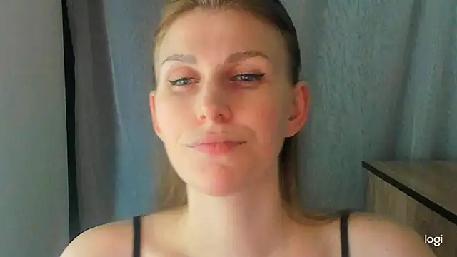 Snapshot of JuliaMuuun chatting on 06/12/26, 09:03 JuliaMuuun online show from 06/12/26, 09:03