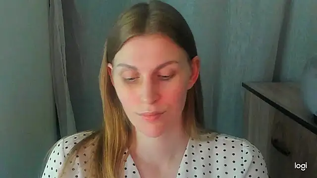 Snapshot of JuliaMuuun chatting on 06/26/26, 09:30 JuliaMuuun online show from 06/26/26, 09:30